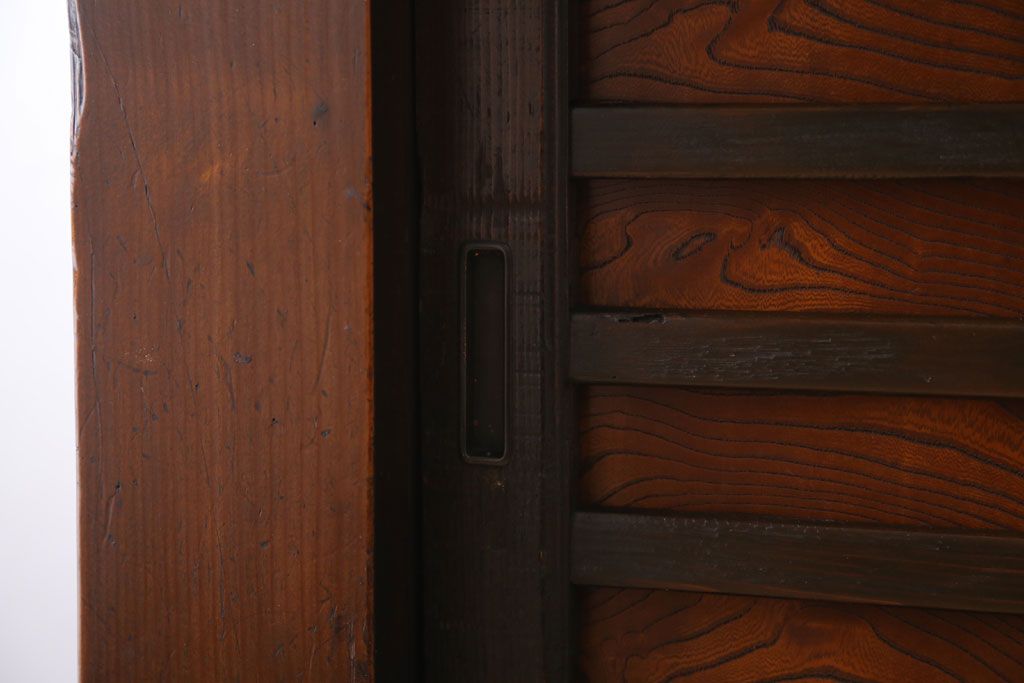 アンティーク家具　古民具・骨董　横桟引き戸のアンティーク脚付き水屋箪笥(収納棚)