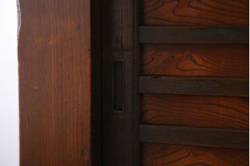 アンティーク家具　古民具・骨董　横桟引き戸のアンティーク脚付き水屋箪笥(収納棚)