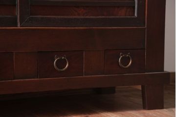 アンティーク家具　古民具・骨董　横桟引き戸のアンティーク脚付き水屋箪笥(収納棚)