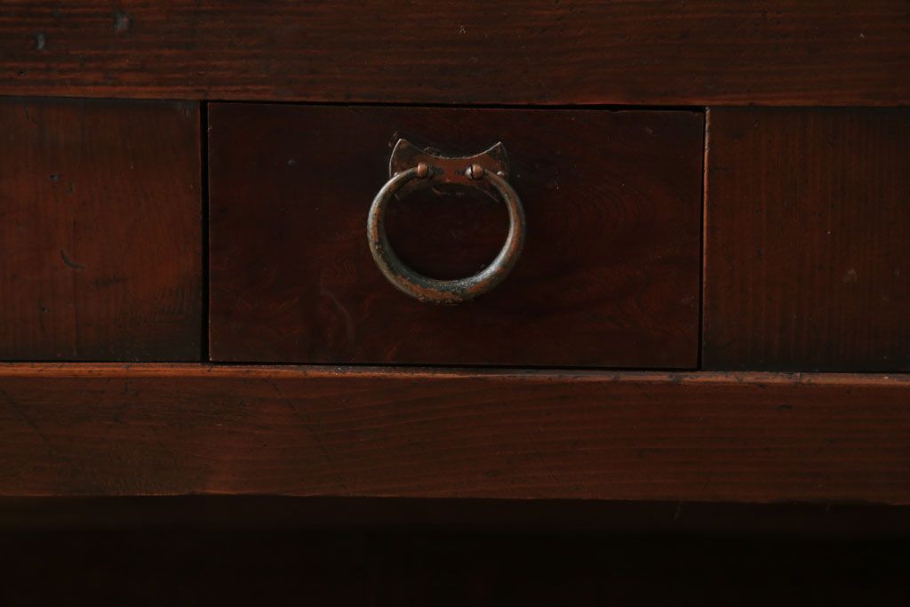 アンティーク家具　古民具・骨董　横桟引き戸のアンティーク脚付き水屋箪笥(収納棚)