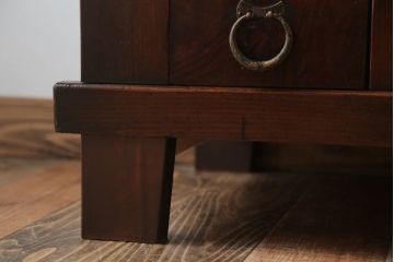 アンティーク家具　古民具・骨董　横桟引き戸のアンティーク脚付き水屋箪笥(収納棚)