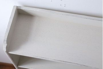 アンティーク家具　アンティークペイント　シンプルな薄型本棚(飾り棚)