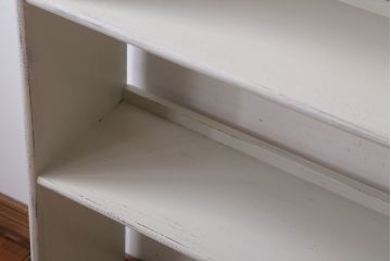 アンティーク家具　アンティークペイント　シンプルな薄型本棚(飾り棚)