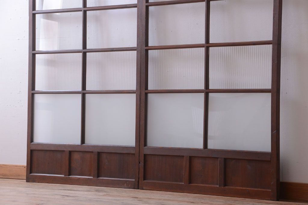 和製アンティーク　レトロな古い木のガラス戸2枚セット