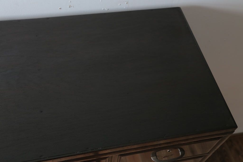 アンティーク家具　アンティーク　シンプルで上品な古い木の2段重ねチェスト