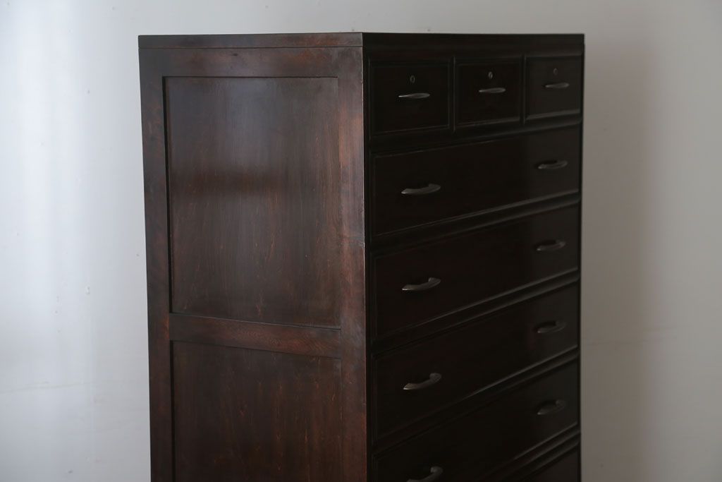 アンティーク家具　アンティーク　シンプルで上品な古い木の2段重ねチェスト