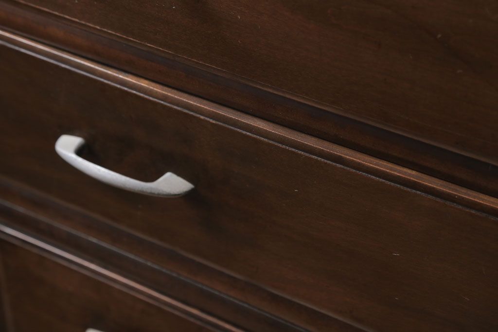 アンティーク家具　アンティーク　シンプルで上品な古い木の2段重ねチェスト