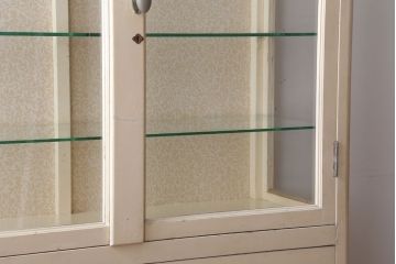 アンティーク家具　アンティーク　おしゃれな壁紙のペイントガラスケース(ケビント)