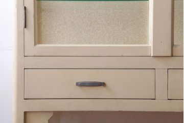 アンティーク家具　アンティーク　おしゃれな壁紙のペイントガラスケース(ケビント)