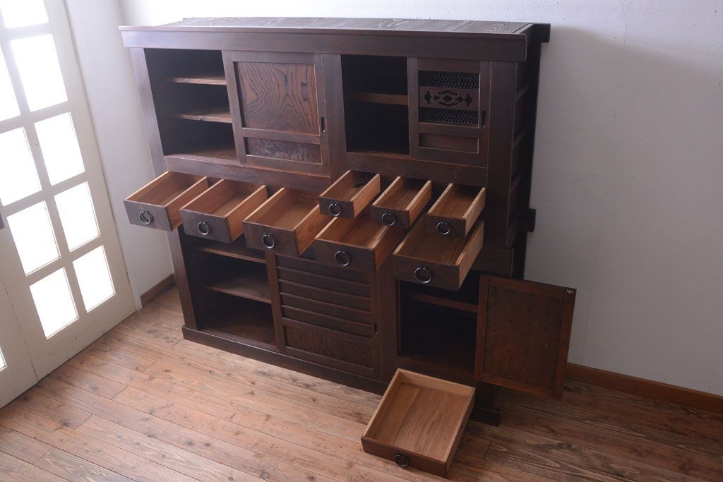 アンティーク家具　古民具・骨董　横桟引き戸の変わり型六尺重ね水屋箪笥