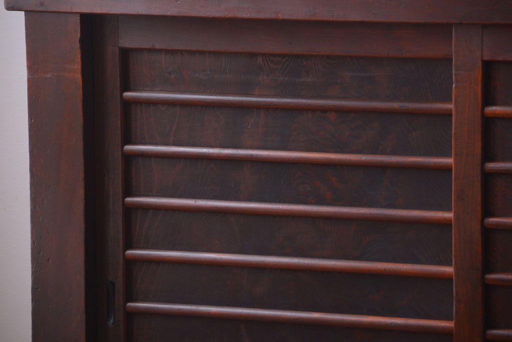 アンティーク家具　古民具・骨董　横桟引き戸の変わり型六尺重ね水屋箪笥