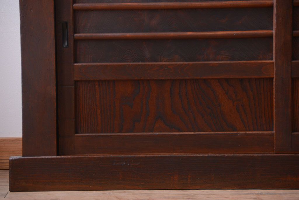 アンティーク家具　古民具・骨董　横桟引き戸の変わり型六尺重ね水屋箪笥