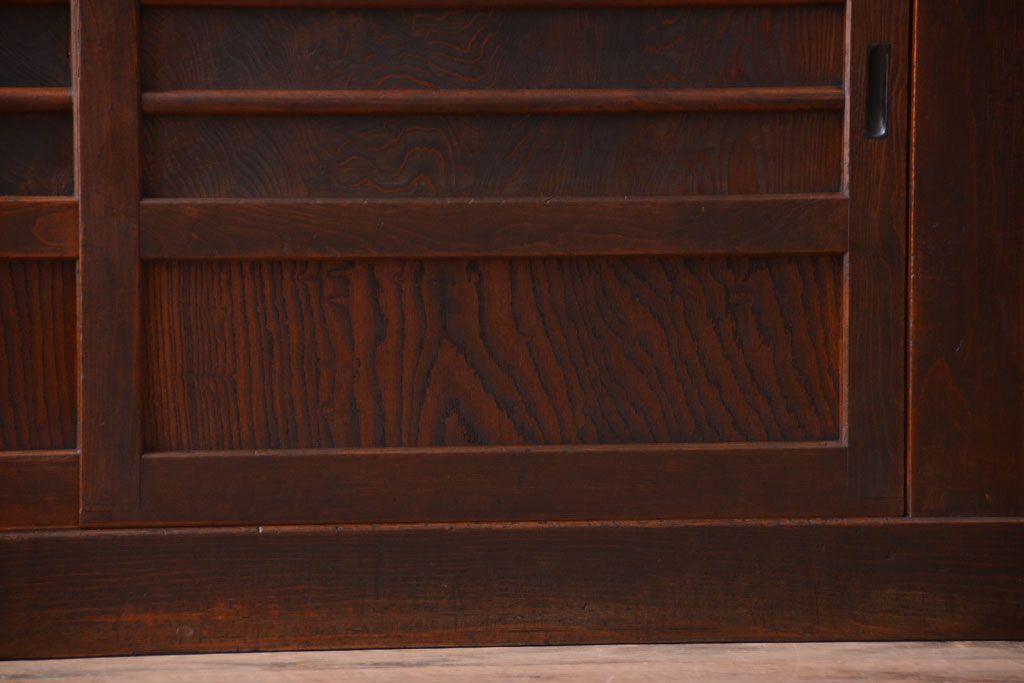 アンティーク家具　古民具・骨董　横桟引き戸の変わり型六尺重ね水屋箪笥