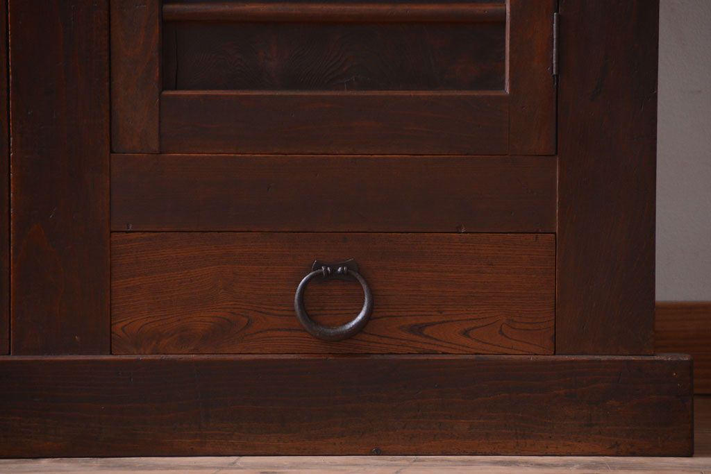 アンティーク家具　古民具・骨董　横桟引き戸の変わり型六尺重ね水屋箪笥