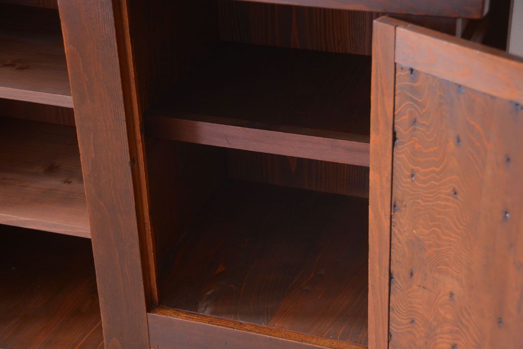 アンティーク家具　古民具・骨董　横桟引き戸の変わり型六尺重ね水屋箪笥