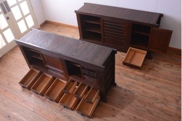 アンティーク家具　古民具・骨董　横桟引き戸の変わり型六尺重ね水屋箪笥