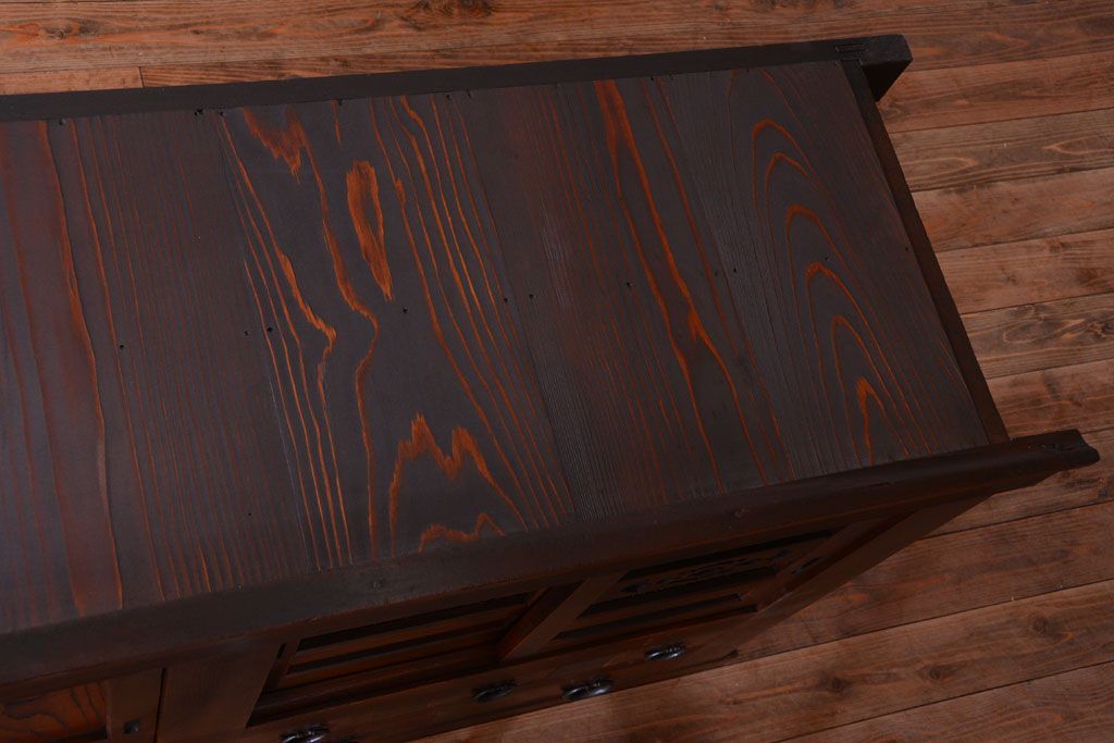 アンティーク家具　古民具・骨董　横桟引き戸の変わり型六尺重ね水屋箪笥