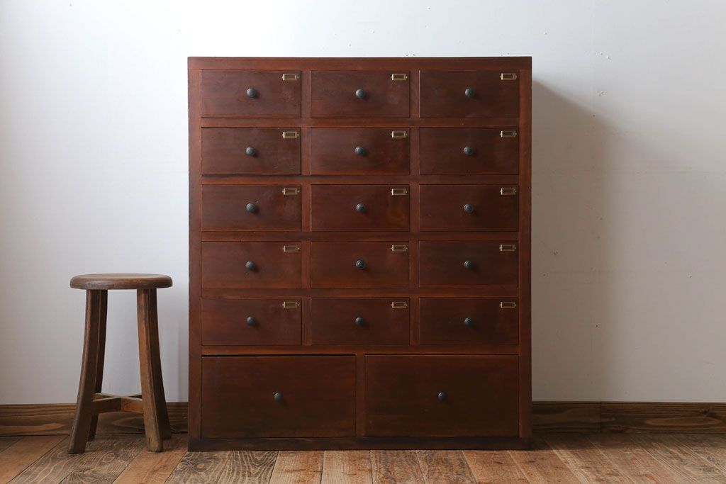 アンティーク家具　アンティーク　ネームプレート付き!古い木製の17杯ドロワー(引き出し)