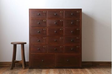 アンティーク家具　アンティーク　ネームプレート付き!古い木製の17杯ドロワー(引き出し)