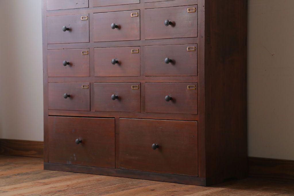 アンティーク家具　アンティーク　ネームプレート付き!古い木製の17杯ドロワー(引き出し)