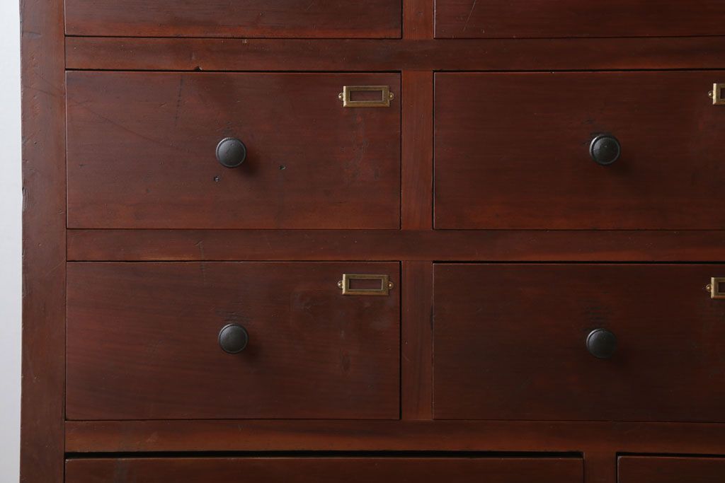 アンティーク家具　アンティーク　ネームプレート付き!古い木製の17杯ドロワー(引き出し)