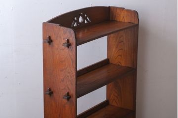 アンティーク家具　和製アンティーク　透かし彫りがモダンな古い木の本棚(2)