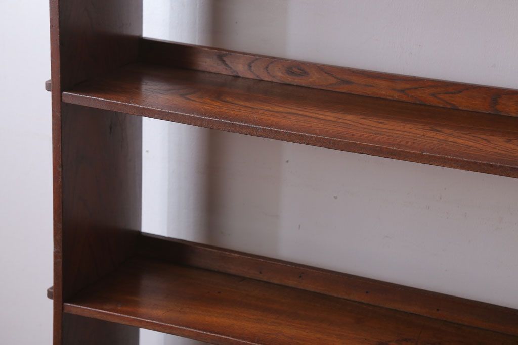 アンティーク家具　和製アンティーク　透かし彫りがモダンな古い木の本棚(2)