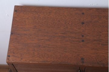 レトロ家具　昭和レトロ　古い木の脚付きロッカー(マス目戸棚)