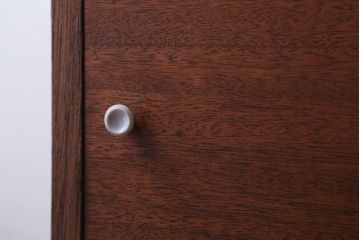 レトロ家具　昭和レトロ　古い木の脚付きロッカー(マス目戸棚)