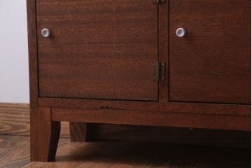 レトロ家具　昭和レトロ　古い木の脚付きロッカー(マス目戸棚)