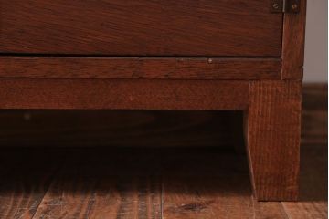 レトロ家具　昭和レトロ　古い木の脚付きロッカー(マス目戸棚)
