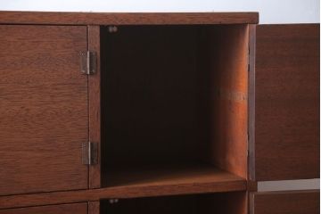 レトロ家具　昭和レトロ　古い木の脚付きロッカー(マス目戸棚)