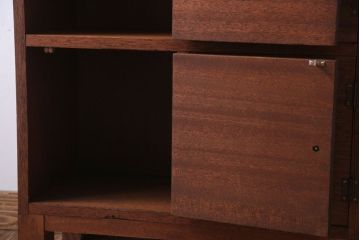 レトロ家具　昭和レトロ　古い木の脚付きロッカー(マス目戸棚)