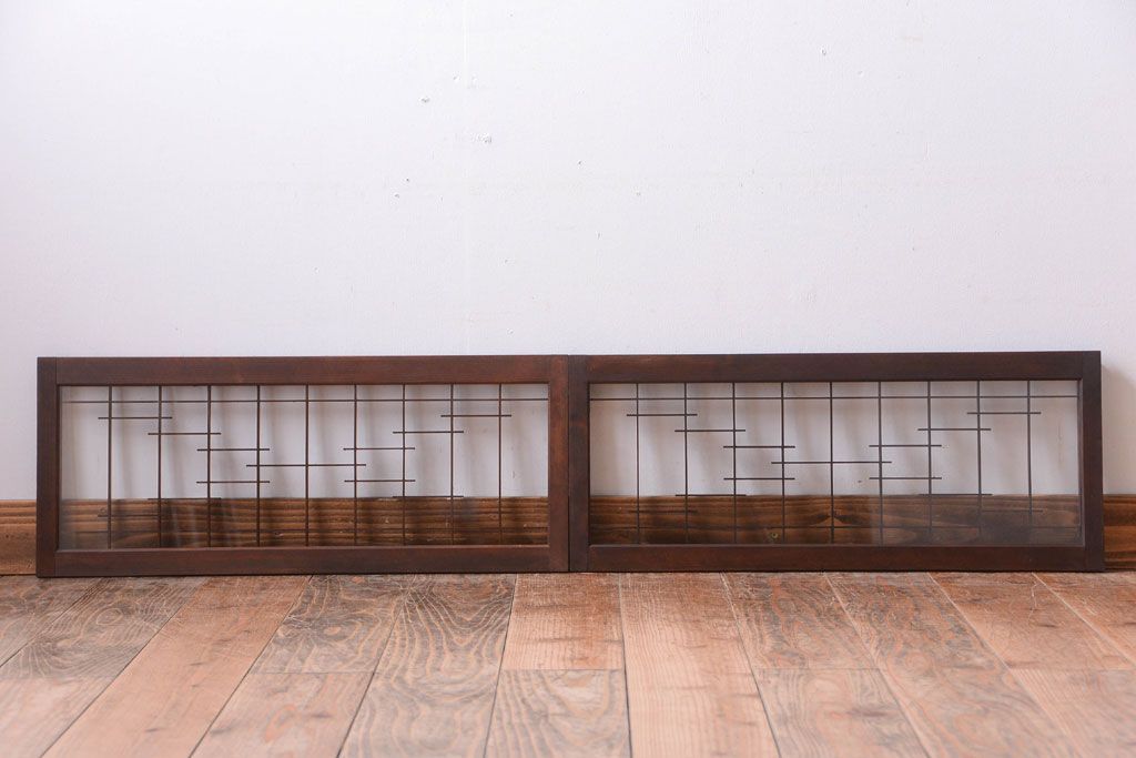 古民具・骨董　古い木製の横長ガラス引き戸2枚セット(窓)