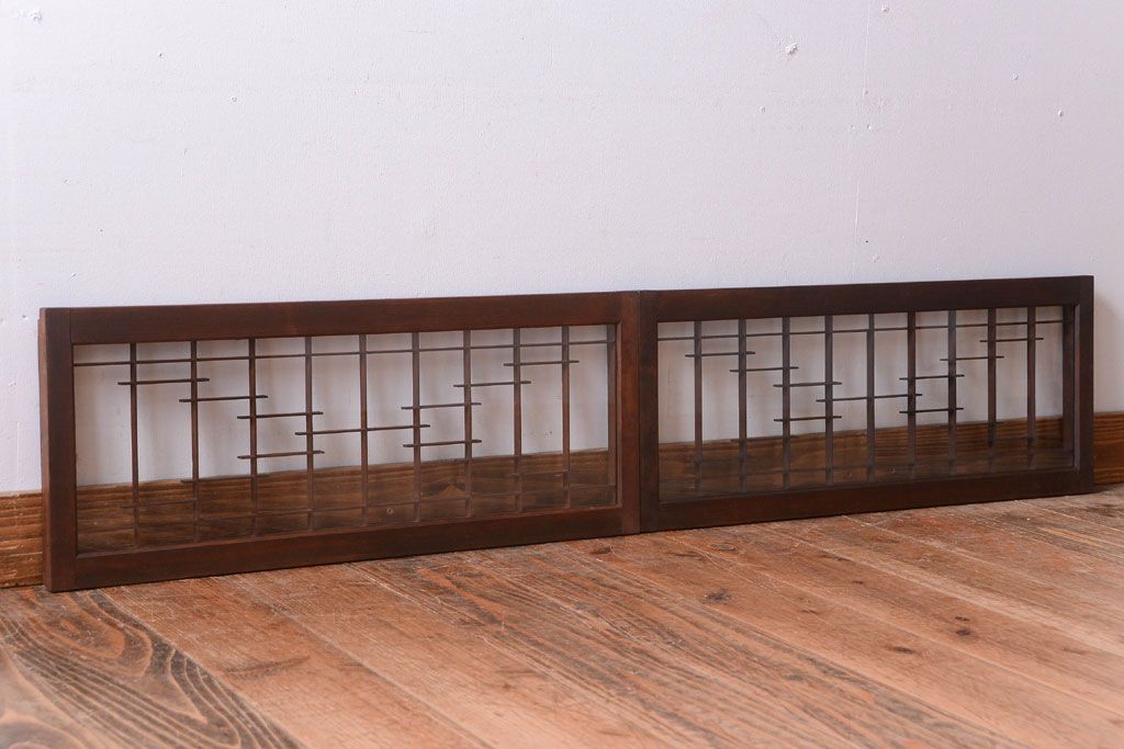 古民具・骨董　古い木製の横長ガラス引き戸2枚セット(窓)