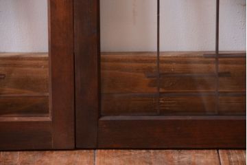 古民具・骨董　古い木製の横長ガラス引き戸2枚セット(窓)