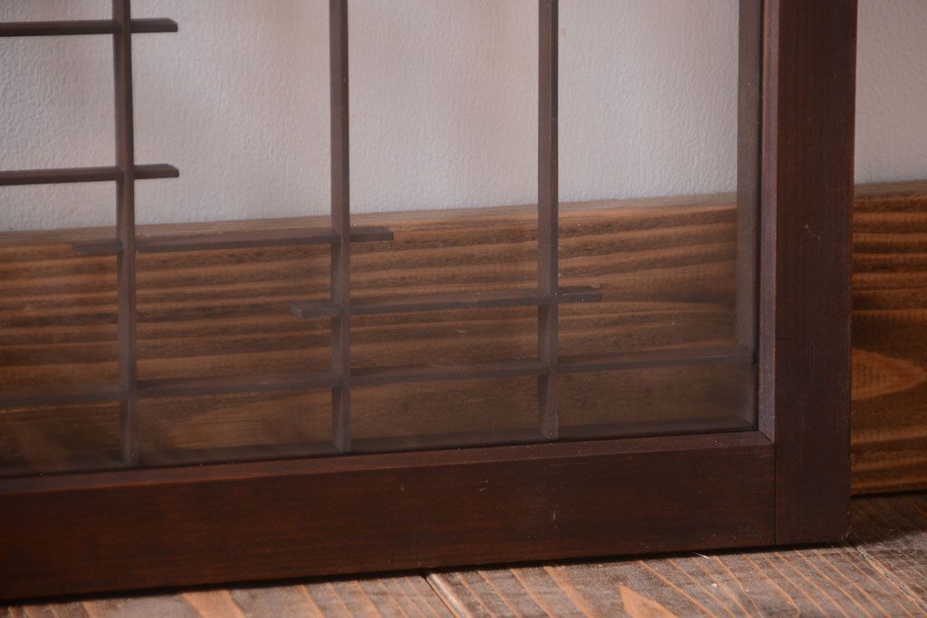 古民具・骨董　古い木製の横長ガラス引き戸2枚セット(窓)