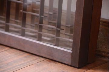 古民具・骨董　古い木製の横長ガラス引き戸2枚セット(窓)