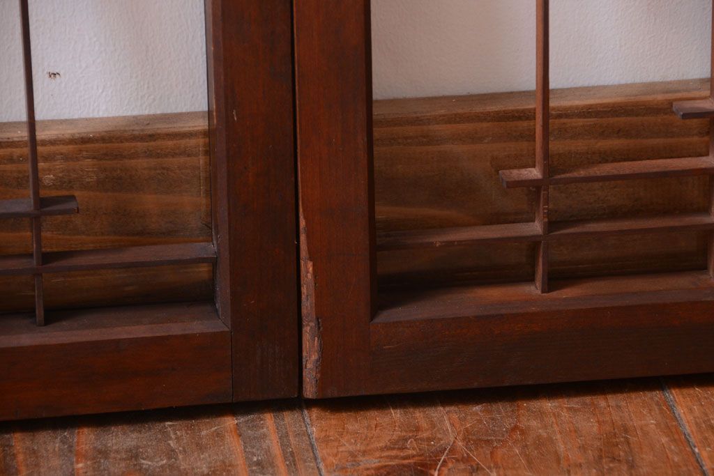 古民具・骨董　古い木製の横長ガラス引き戸2枚セット(窓)