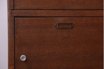レトロ家具　昭和レトロ　ネームプレート付き!古い木の脚付きロッカー(収納棚・マス目棚)