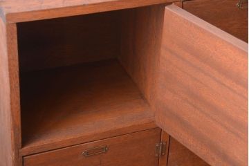 レトロ家具　昭和レトロ　ネームプレート付き!古い木の脚付きロッカー(収納棚・マス目棚)