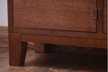 レトロ家具　昭和レトロ　ネームプレート付き!古い木の脚付き収納ロッカー(マス目棚)