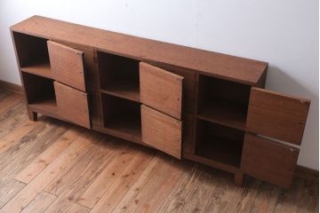 レトロ家具　昭和レトロ　ネームプレート付き!古い木の横型ロッカー(マス目戸棚)