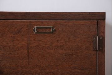 レトロ家具　昭和レトロ　ネームプレート付き!古い木の横型ロッカー(マス目戸棚)