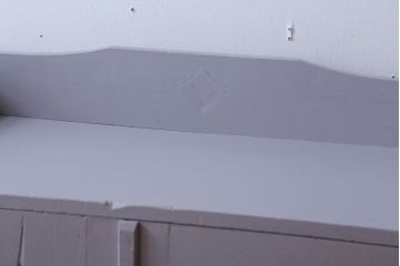 アンティーク家具　アンティークペイント　透かし彫りのおしゃれなブックケース(本箱)