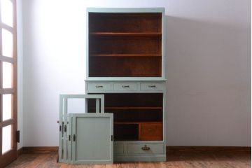 レトロ家具　アンティークペイント　かわいいミントグリーンのレトロな食器棚(カップボード)