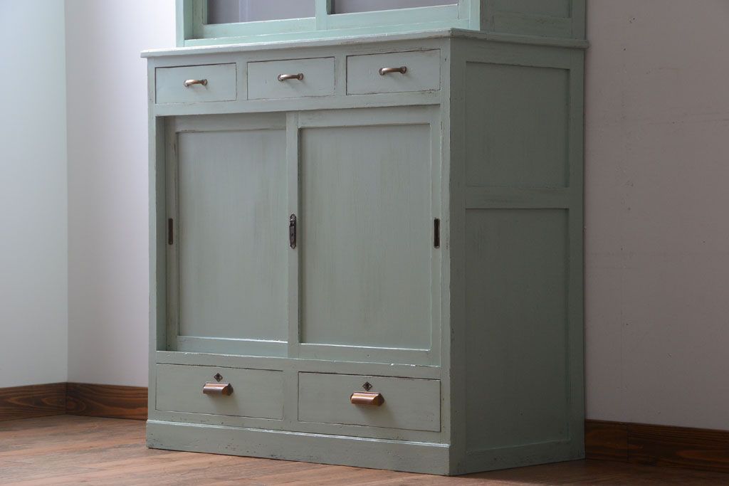 レトロ家具　アンティークペイント　かわいいミントグリーンのレトロな食器棚(カップボード)