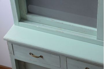 レトロ家具　アンティークペイント　かわいいミントグリーンのレトロな食器棚(カップボード)