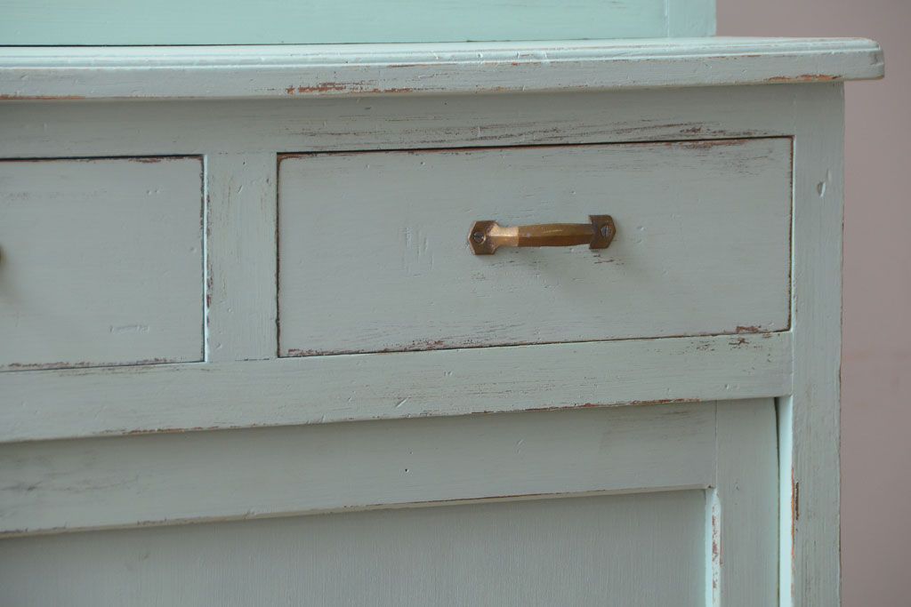 レトロ家具　アンティークペイント　かわいいミントグリーンのレトロな食器棚(カップボード)