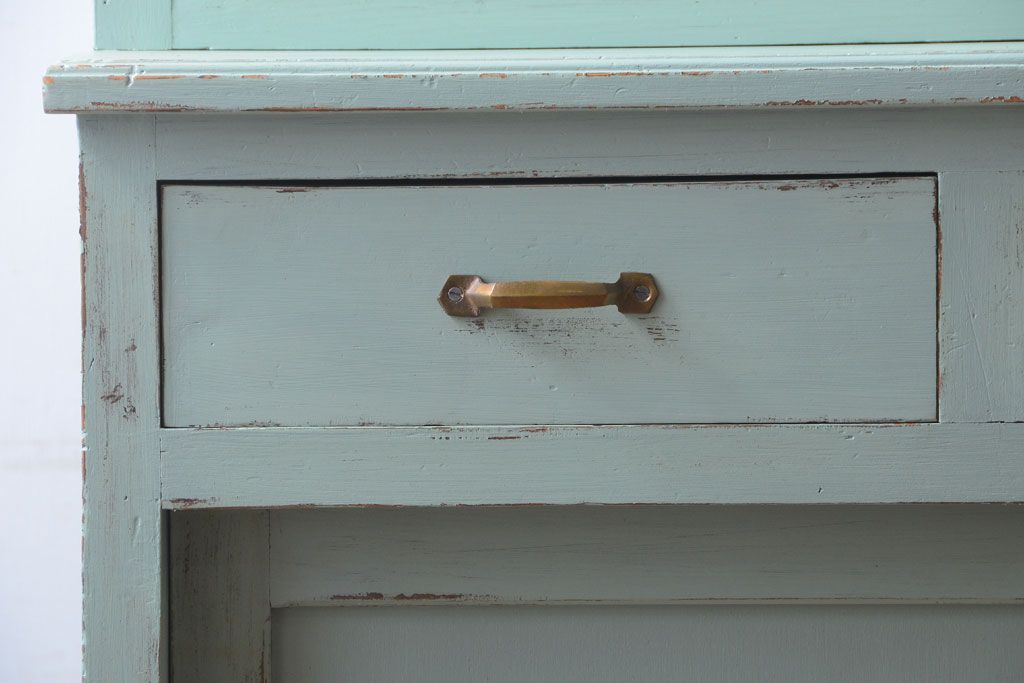 レトロ家具　アンティークペイント　かわいいミントグリーンのレトロな食器棚(カップボード)